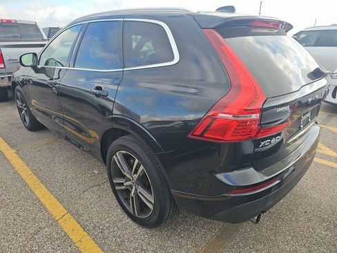 Used 2018 Volvo XC60 T6 Momentum w/ Vision Package image 4