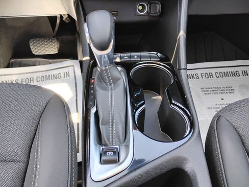 Used 2024 Buick Encore GX Preferred w/ Comfort Package FWD image 23