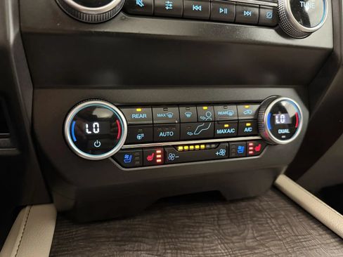 Used 2021 Ford Expedition Limited w/ Equipment Group 302A AWD/4WD image 25