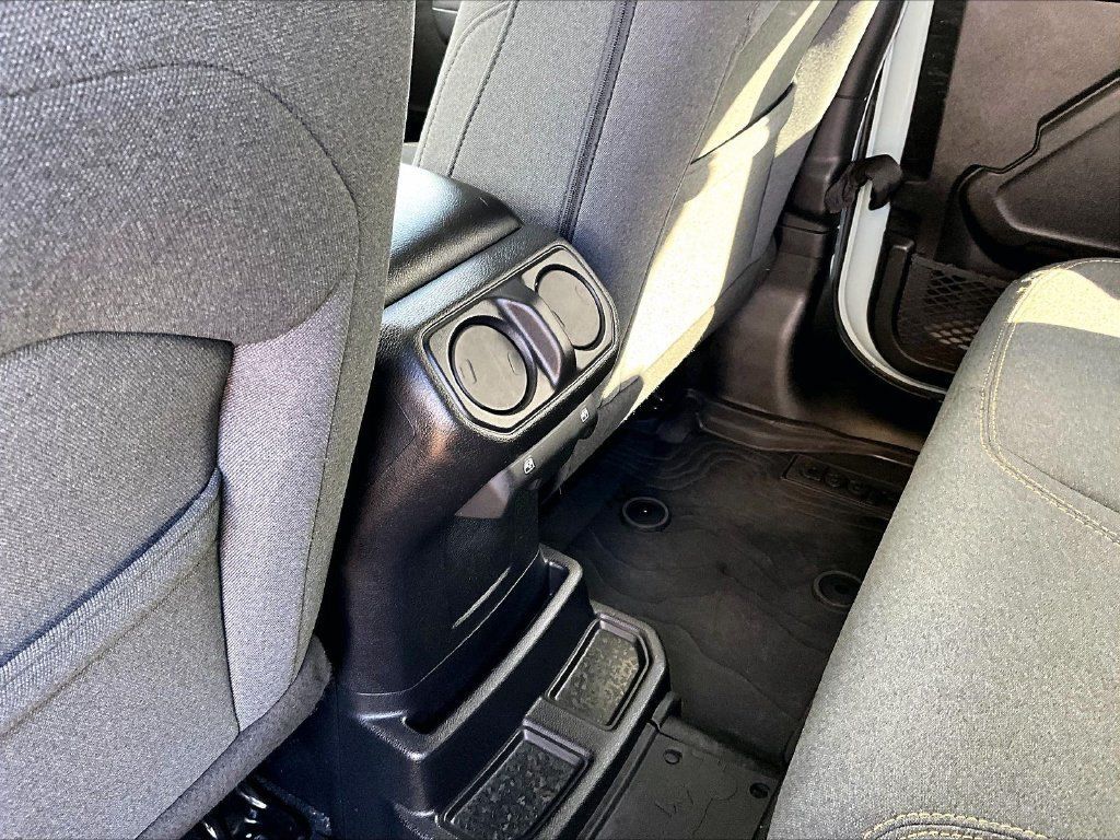 Used 2024 Jeep Wrangler Unlimited AWD/4WD image 26