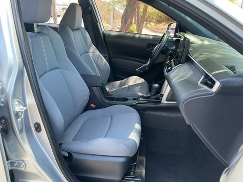 Used 2025 Toyota Corolla Cross AWD Hybrid image 19