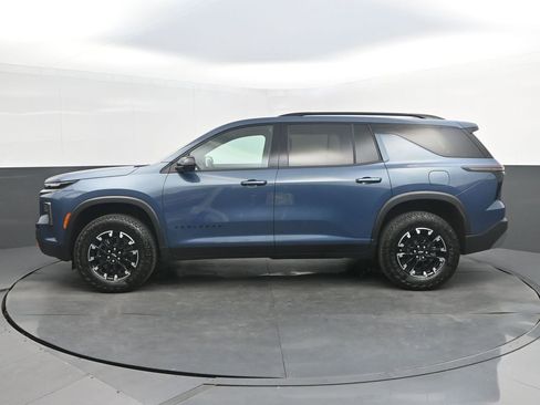 Used 2025 Chevrolet Traverse Z71 w/ Driver Confidence Package AWD/4WD image 2