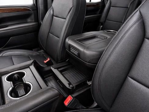 Used 2023 Chevrolet Tahoe High Country w/ LPO, Illumination Package AWD/4WD image 28