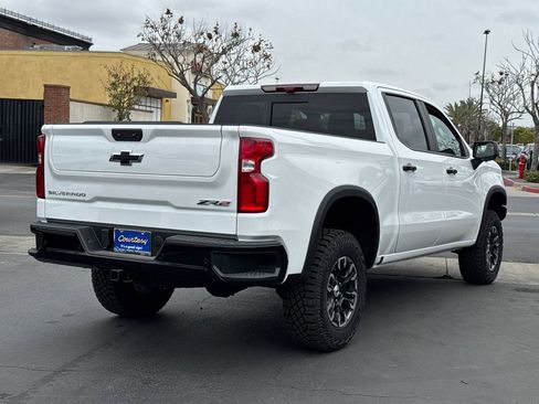 New 2026 Chevrolet Silverado 1500 ZR2 image 9
