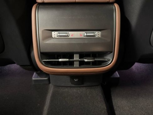 Used 2026 Lincoln Nautilus Reserve AWD/4WD image 33