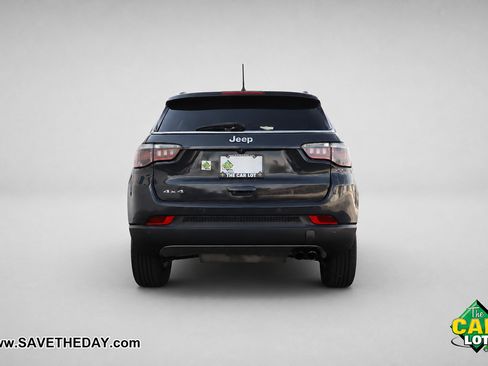 Used 2018 Jeep Compass Limited w/ Navigation Group AWD/4WD image 7