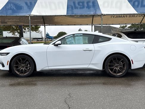 Used 2024 Ford Mustang Premium image 7