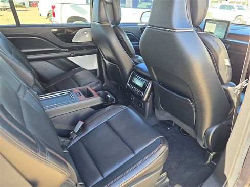 Used 2020 Lincoln Aviator Reserve w/ Equipment Group 202A image 11