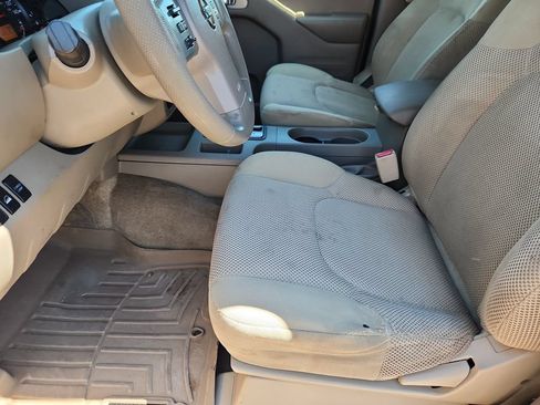 Used 2015 Nissan Frontier SV AWD/4WD image 7