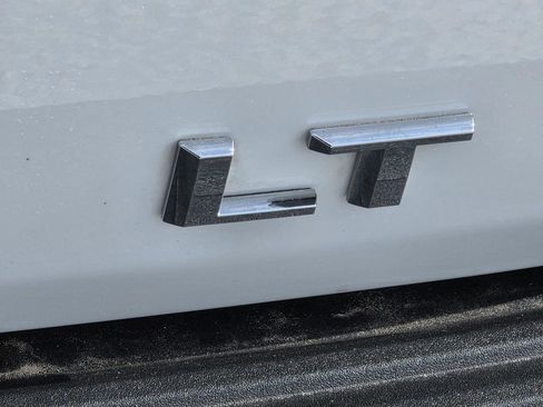 Used 2023 Chevrolet Suburban LT w/ Luxury Package image 43