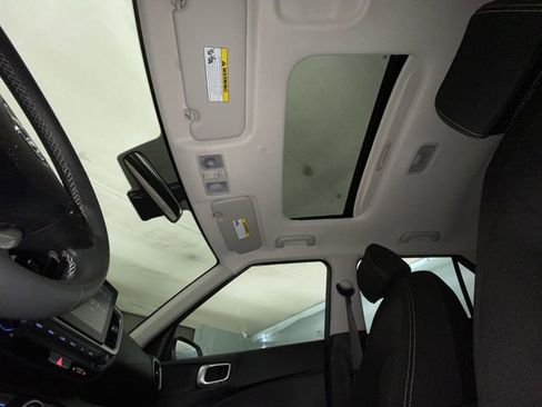 Certified 2026 Hyundai Venue SEL FWD image 21