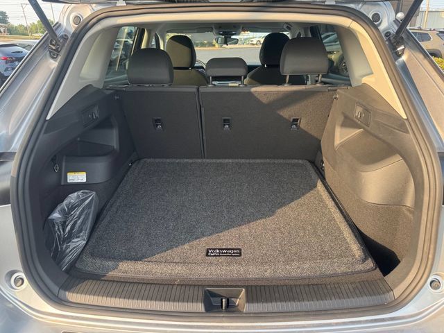 Certified 2025 Volkswagen Tiguan S FWD image 29