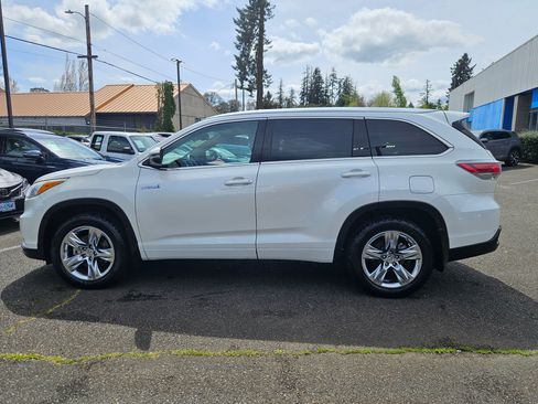 Used 2015 Toyota Highlander Limited Platinum AWD/4WD image 2
