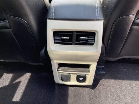 Used 2020 Ford Edge Titanium AWD/4WD image 35