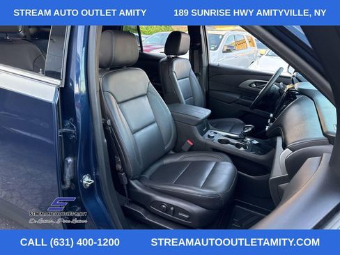 Used 2023 Chevrolet Traverse LT image 11