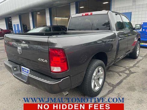 Used 2017 RAM 1500 Express AWD/4WD image 3