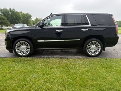 Used 2020 Cadillac Escalade Platinum AWD/4WD image 16
