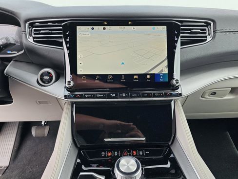 New 2026 Jeep Grand Wagoneer Limited AWD/4WD image 26