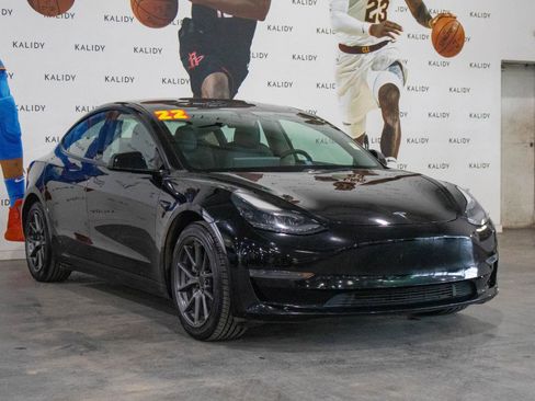Used 2022 Tesla Model 3 RWD image 18