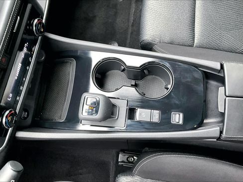 Used 2025 Nissan Rogue SV FWD image 16
