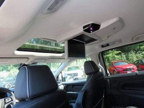 New 2026 Honda Odyssey Touring image 17
