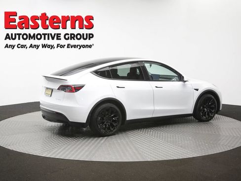 Used 2021 Tesla Model Y Long Range AWD/4WD image 38
