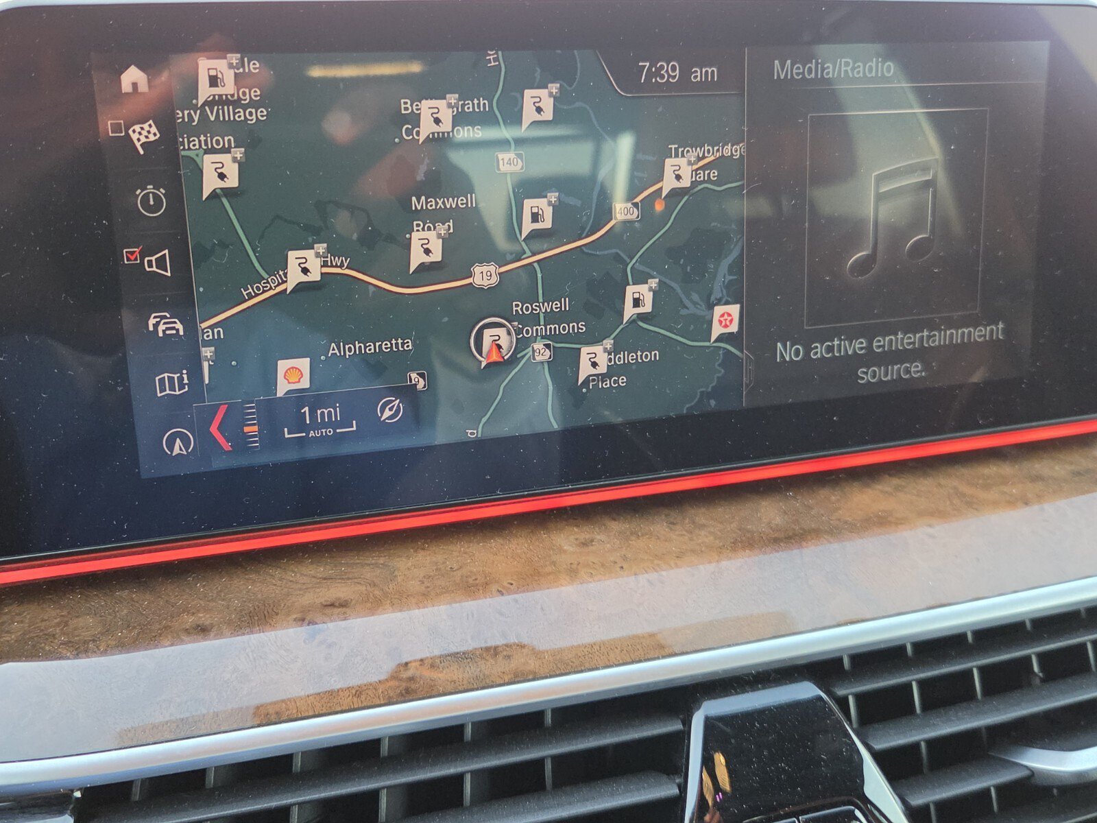 Used 2019 BMW 530e xDrive w/ M Sport Package AWD/4WD image 11