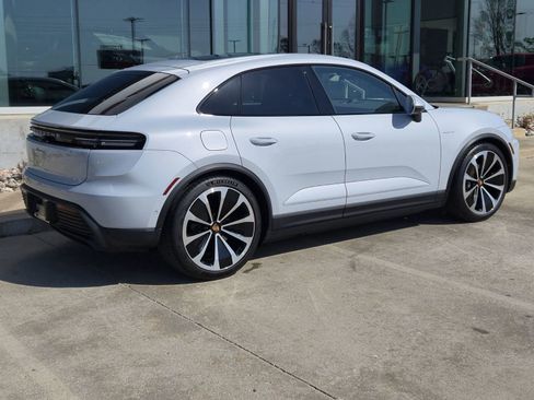 New 2025 Porsche Macan 4 Electric AWD/4WD image 7