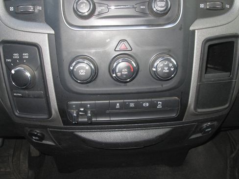 Used 2017 RAM 2500 Tradesman w/ Chrome Appearance Group AWD/4WD image 15