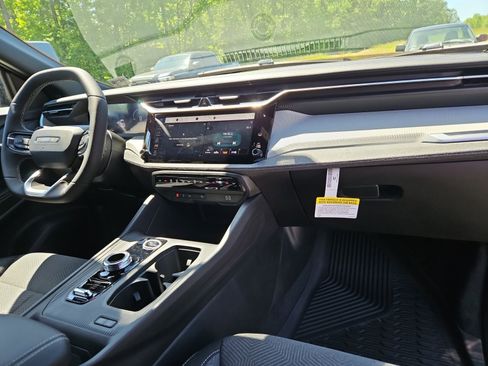 New 2026 Jeep Cherokee Laredo AWD/4WD image 16