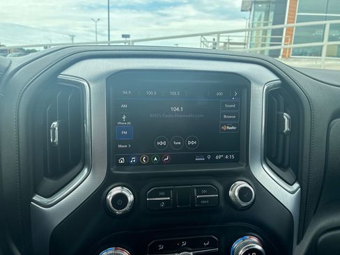 Used 2019 GMC Sierra 1500 SLT w/ SLT Premium Plus Package AWD/4WD image 23