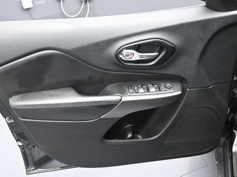 Used 2021 Jeep Cherokee Latitude Lux image 10