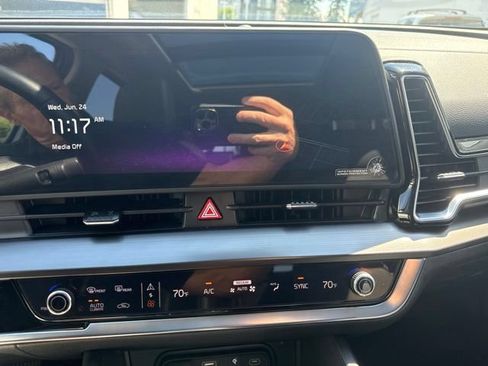 Certified 2025 Kia Sportage EX w/ Premium Package FWD image 23