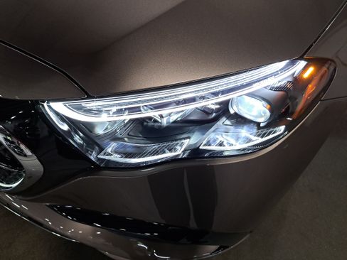 Used 2024 Mercedes-Benz E 350 4MATIC Sedan image 34