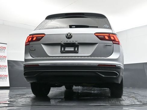 Used 2022 Volkswagen Tiguan SE image 37
