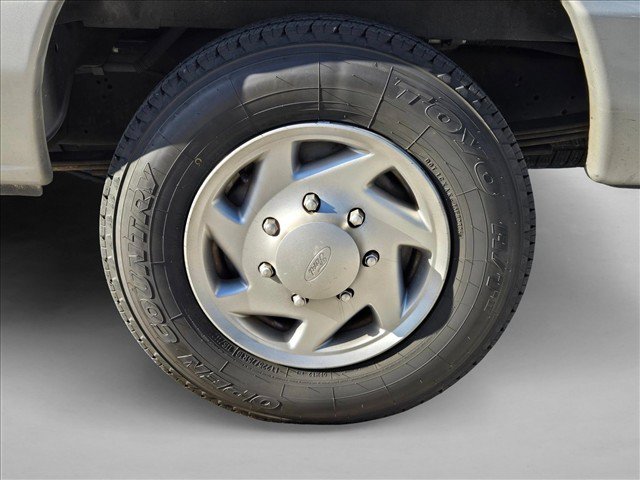 Used 2013 Ford E-350 and Econoline 350 XLT RWD image 9