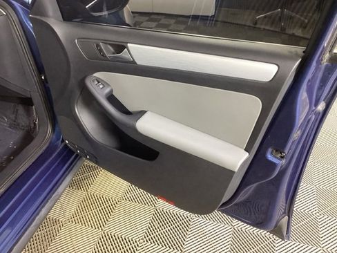 Used 2016 Volkswagen Jetta SEL Premium image 21