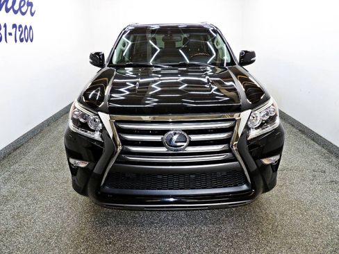 Used 2016 Lexus GX 460 Luxury w/ Preferred Accessory Package AWD/4WD image 2