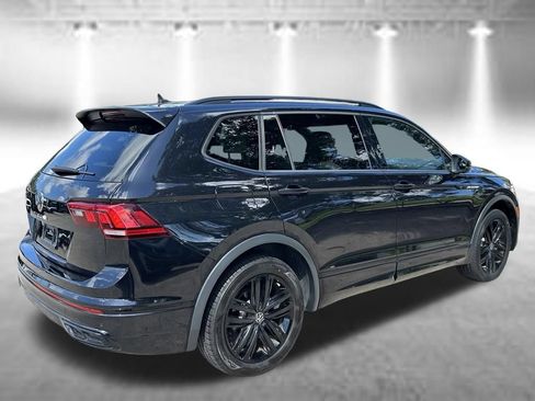 Certified 2022 Volkswagen Tiguan SE R-Line FWD image 6