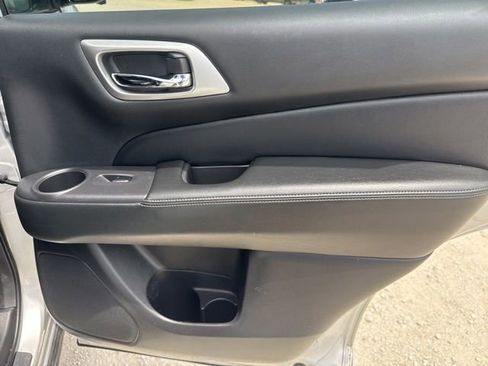 Used 2020 Nissan Pathfinder SL AWD/4WD image 21