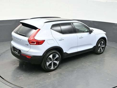 Used 2026 Volvo XC40 B5 Plus AWD/4WD image 36