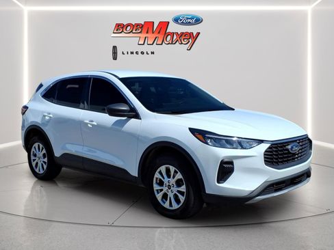 Used 2024 Ford Escape Active w/ Tech Pack #1 AWD/4WD image 3
