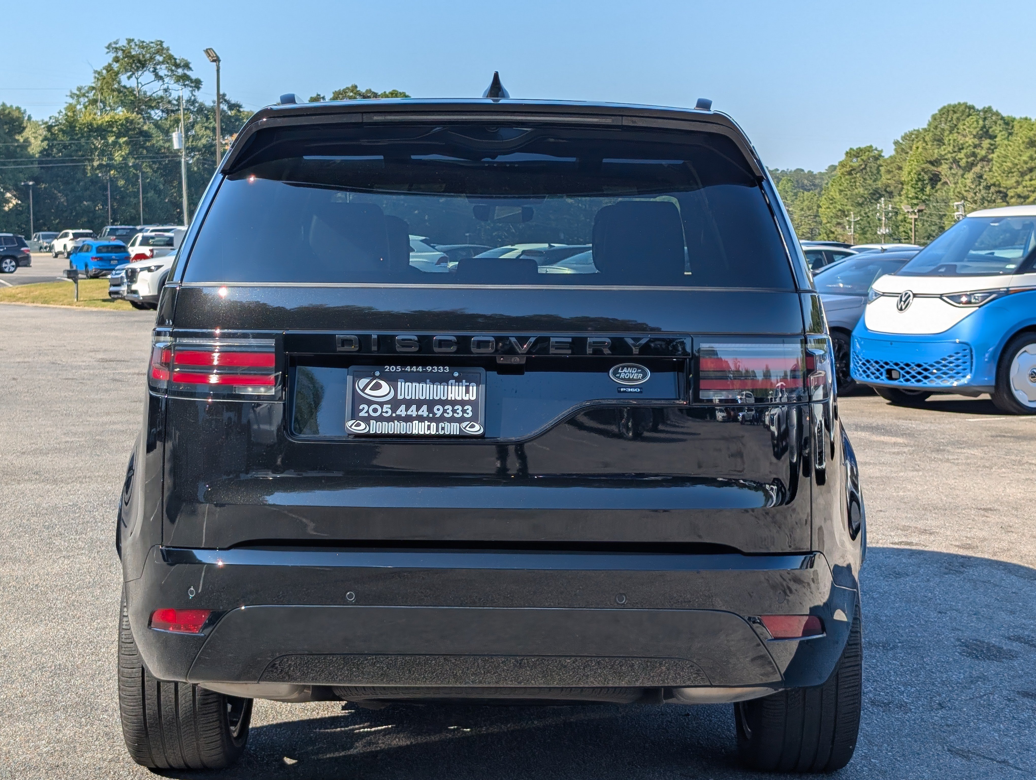 Used 2023 Land Rover Discovery Metropolitan Edition AWD/4WD image 8