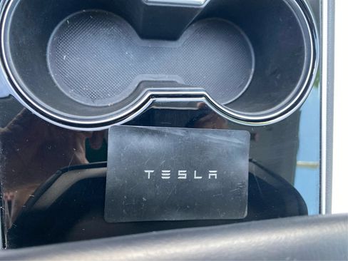 Used 2018 Tesla Model 3 Mid Range RWD image 19