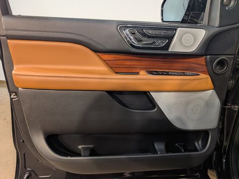 Used 2019 Lincoln Navigator L Reserve w/ Cargo Package image 11