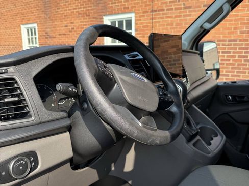 Used 2025 Ford Transit 350 XLT RWD image 19