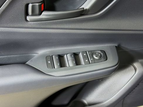 New 2026 Toyota Prius Plug-In Hybrid FWD image 16
