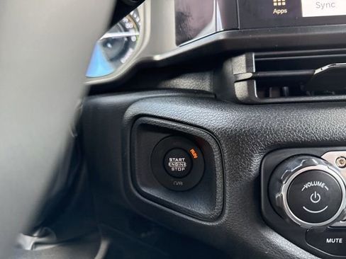 Used 2024 Jeep Wrangler Unlimited image 30