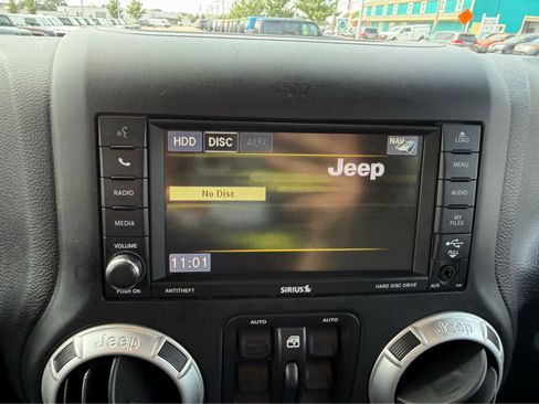 Used 2017 Jeep Wrangler Unlimited Sahara w/ Dual Top Group AWD/4WD image 20