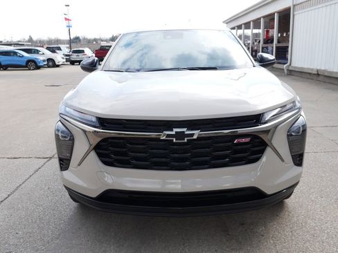 New 2026 Chevrolet Trax RS w/ Driver Confidence Package FWD image 3